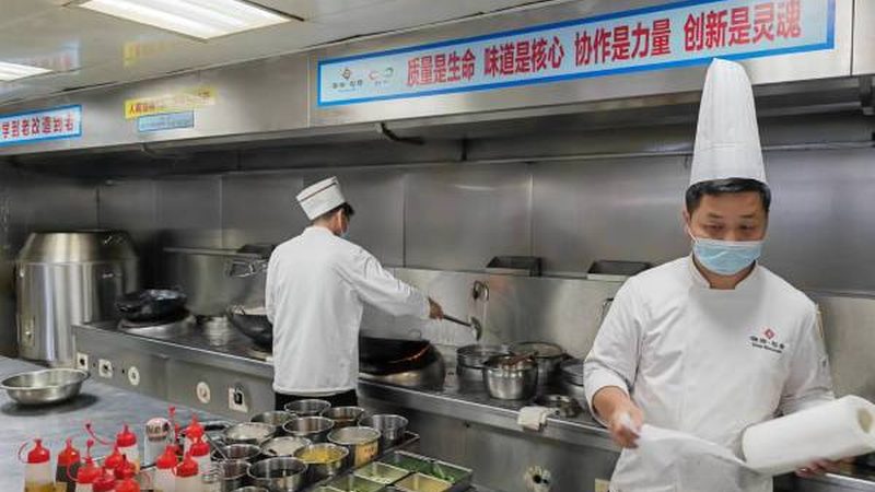 零食批发：厂家直销与代工生产的区别解析